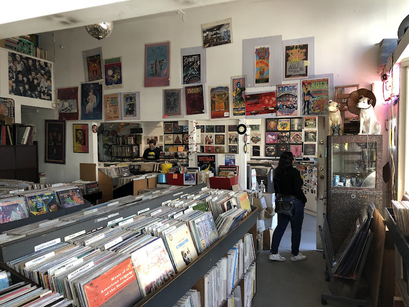 Amoeba Music gallery photo 3