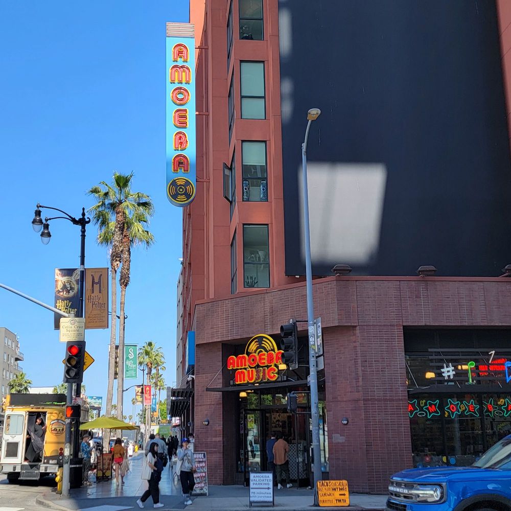 Amoeba Music gallery photo 4