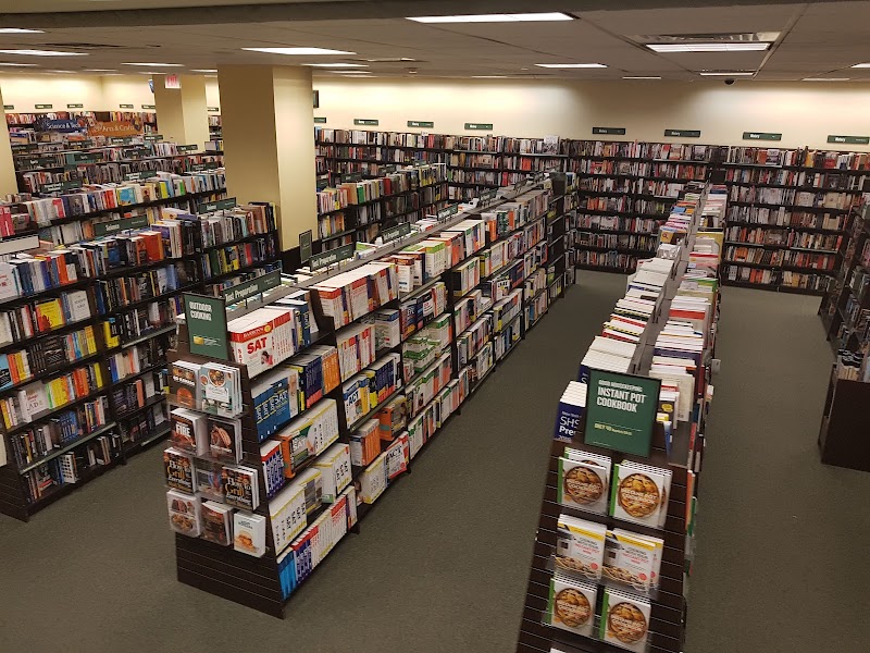 Barnes & Noble Booksellers gallery photo 1
