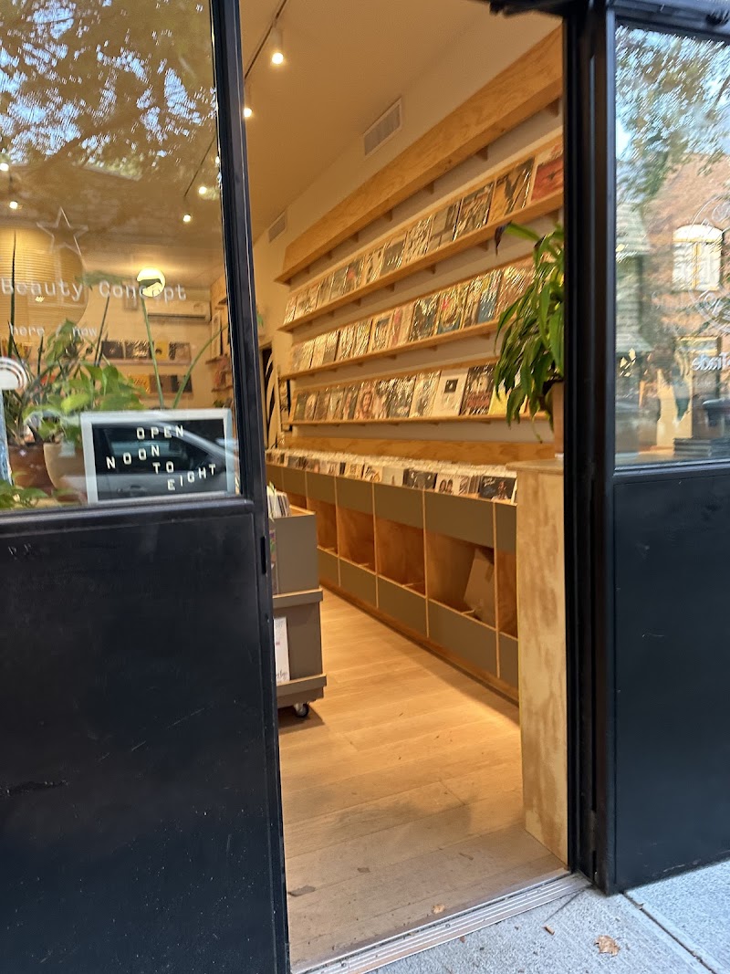 Brooklyn Record Exchange Greenpoint gallery photo 1